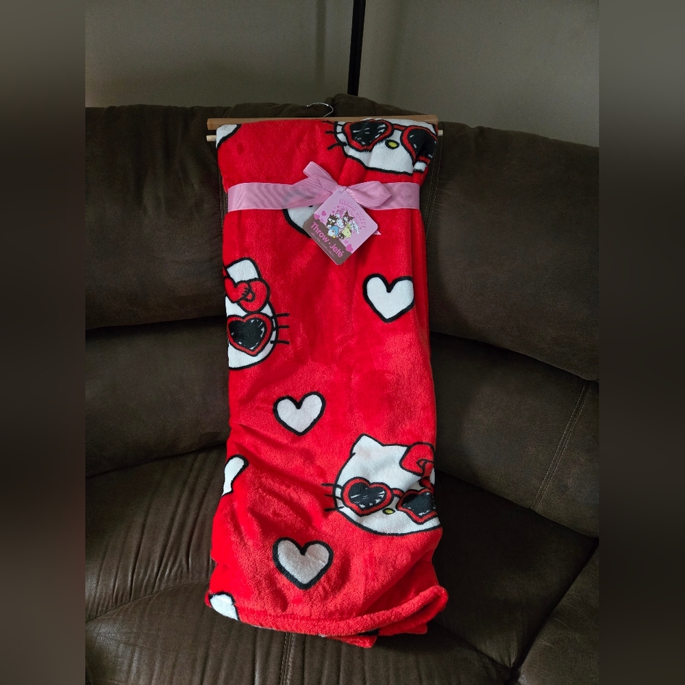 Sanrio- Hello Kitty Valentine's Themed Cozy Throw Blanket